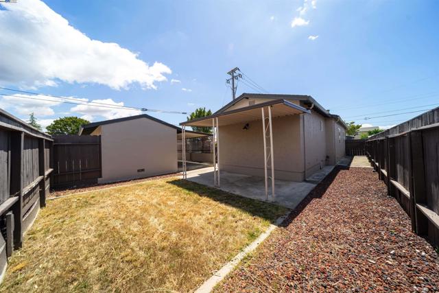 33972 10Th St, Union City CA: https://media.crmls.org/mediaz/570b7cb5-03d2-4d2e-81ff-47017c30de24.jpg