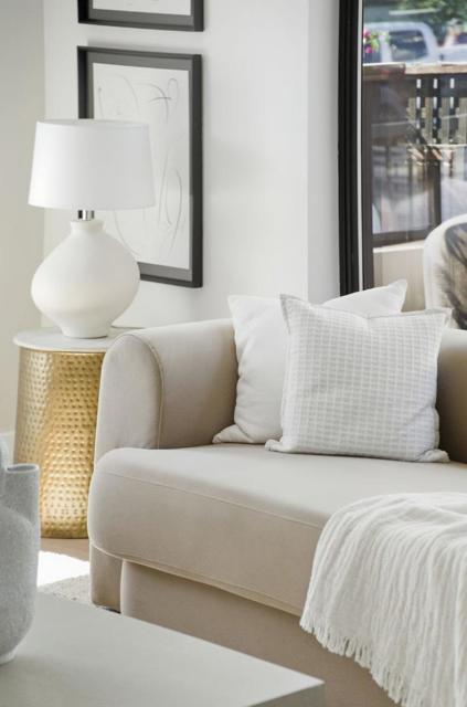 55 Orchard Avenue, Redwood City CA: https://media.crmls.org/mediaz/570bcf6f-8c8c-4631-851a-bdc650c5d431.jpg