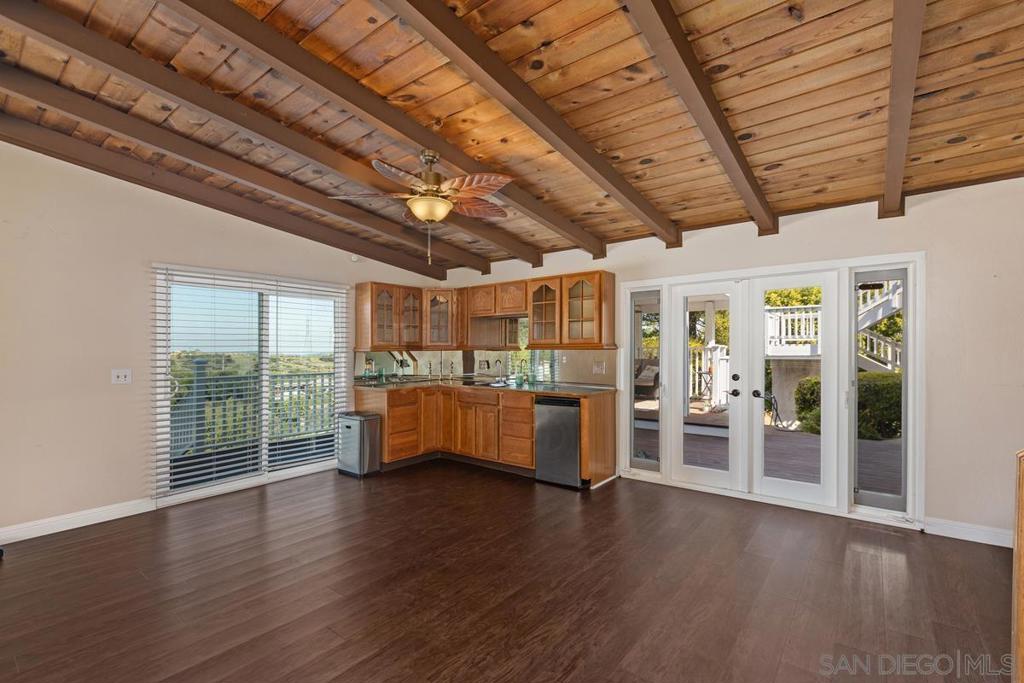 MLS #250026892SD image #38