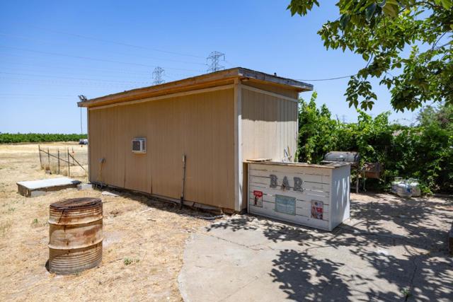 11835 Hobday Road, Wilton CA: https://media.crmls.org/mediaz/570bf835-da45-4738-a7bd-30157aa05d49.jpg