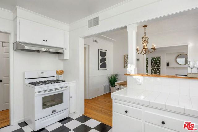 4311 Greenbush Avenue, Sherman Oaks CA: https://media.crmls.org/mediaz/570ce51c-c9b9-49da-9cef-22965392de0f.jpg