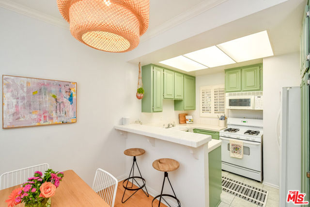 8114 Manitoba Street, Playa del Rey CA: https://media.crmls.org/mediaz/570d00dd-4a78-4d06-9873-1768b74349e2.jpg