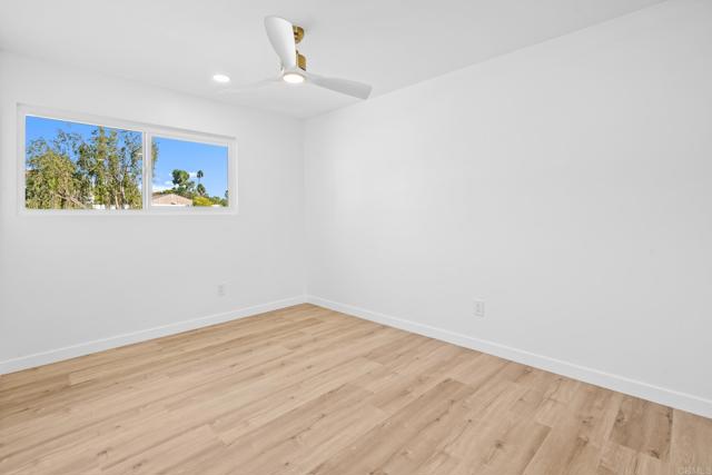 Image 18 of 40 For 13328 Silver Lake Dr