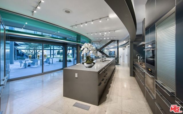 1169 Loma Linda Drive, Beverly Hills CA: https://media.crmls.org/mediaz/570d849a-ba16-4d6e-87d6-070252981a20.jpg
