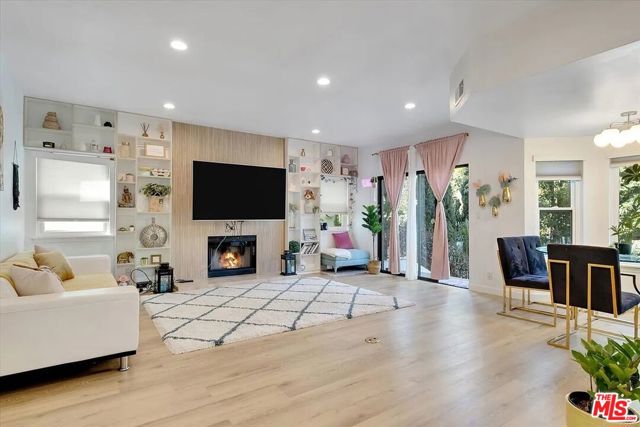 7939 W 80th Street, Playa del Rey CA: https://media.crmls.org/mediaz/570de0e1-2c44-4bf9-a8d0-feb11927c344.jpg
