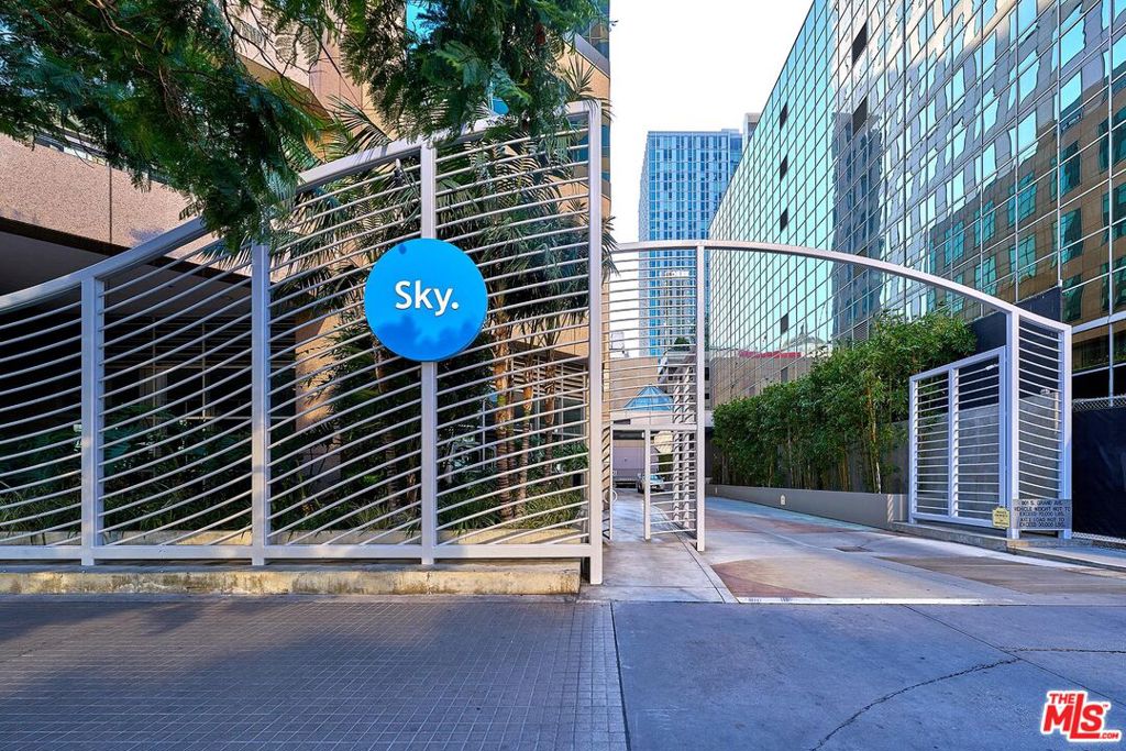 801 S Grand Avenue #1503