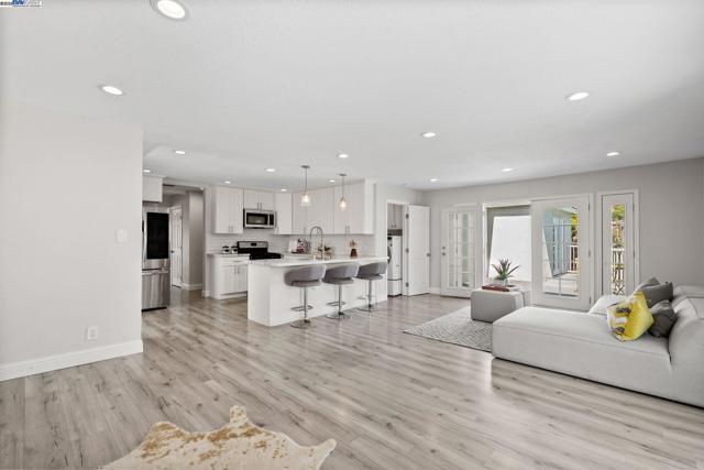 955 Maud Ave, San Leandro CA: https://media.crmls.org/mediaz/570eb0e7-4f8b-4fbc-ba93-0492eb4d26b8.jpg