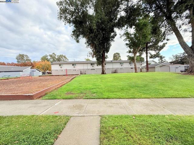 68 El Toro Ct, Fairfield CA: https://media.crmls.org/mediaz/570f26fb-9d0b-4253-a0b9-b48e9d446afe.jpg