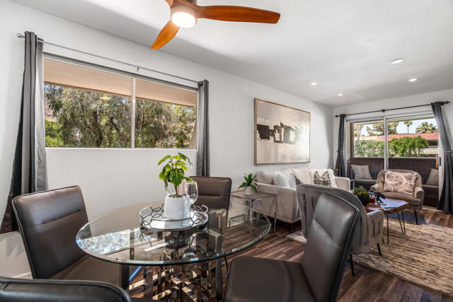 575 N Villa Court, Palm Springs CA: https://media.crmls.org/mediaz/570f60ff-9472-4d2c-90de-7f21ad0274cf.jpg