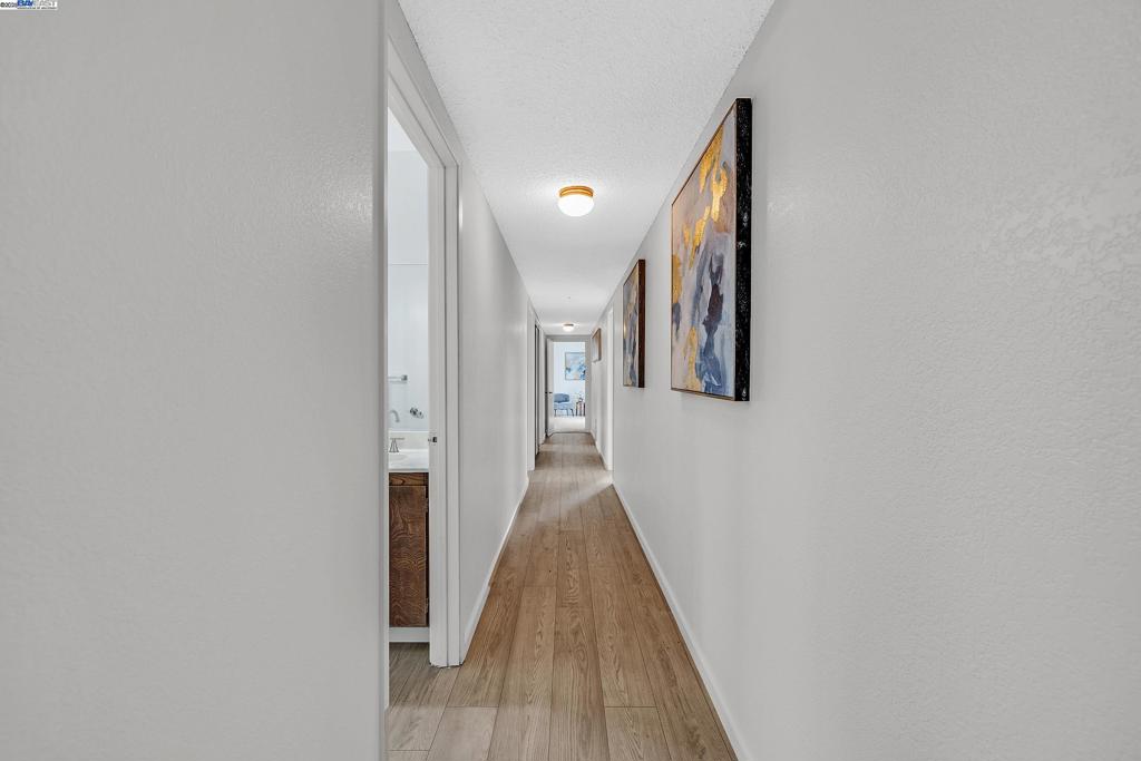 https://media.crmls.org/mediaz/570fd608-786c-4b6d-977c-667cd48bb7ea.jpg?preset=X-Large