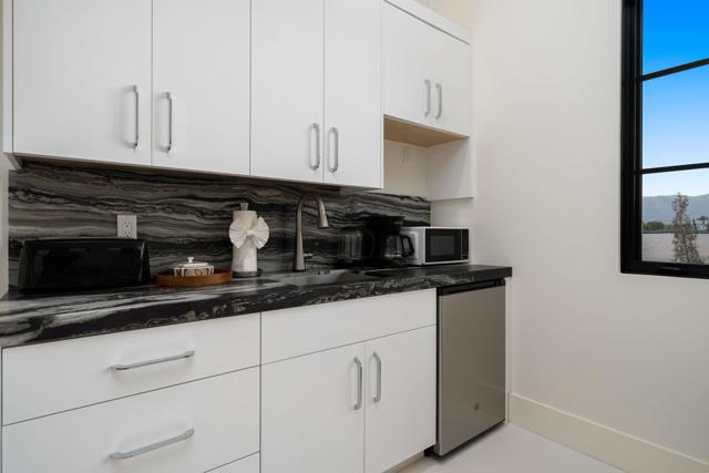80980 Vista Galope, La Quinta CA: https://media.crmls.org/mediaz/570ff41a-aae2-4650-affc-1112d5237890.jpg