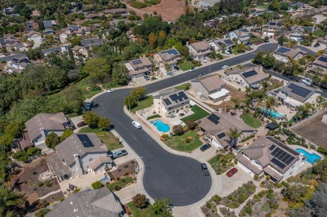 1889 Autumn Ln, Vista CA: https://media.crmls.org/mediaz/57117f49-1282-4d78-b605-18922c162064.jpg