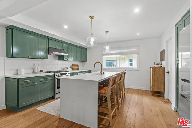 4707 La Villa Marina, Marina del Rey CA: https://media.crmls.org/mediaz/5711fd27-f1de-4423-b3d9-70c9008c5e96.jpg
