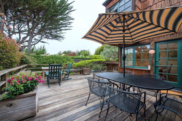 2381 San Antonio Avenue, Carmel CA: https://media.crmls.org/mediaz/57127144-bf86-4d0e-9104-faac730aa9b1.jpg