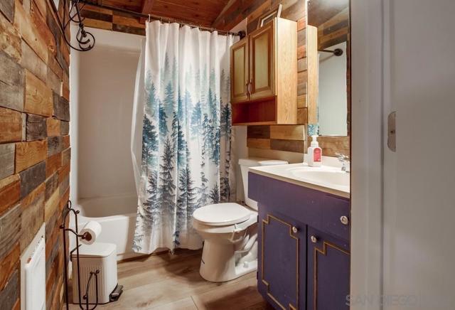 3233 Salton Vista Drive, Julian CA: https://media.crmls.org/mediaz/5712bade-9619-496f-8f91-0fa37c29b57b.jpg