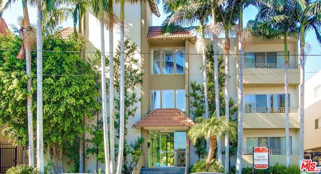 4573 Willis Avenue, Sherman Oaks CA: https://media.crmls.org/mediaz/57130ac0-f7ee-4a8c-af68-8fcbbab36e95.jpg