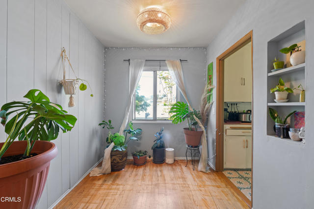 2740 Auburn Street, Los Angeles CA: https://media.crmls.org/mediaz/571315f1-98a0-46da-b9a9-0613fe3fdbb1.jpg