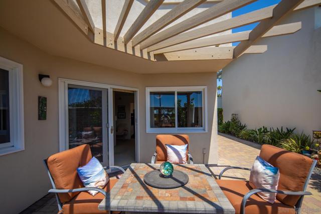 54 Half Moon Bend, Coronado CA: https://media.crmls.org/mediaz/57131d00-d384-405d-b7d1-42a87baf3a59.jpg