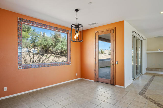 56948 Plaza Del Amigo, Yucca Valley CA: https://media.crmls.org/mediaz/57135670-ccb0-4426-bb37-5cab9111d0bd.jpg