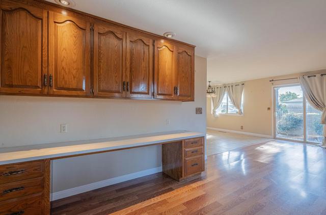 1007 Driftwood Place, Salinas CA: https://media.crmls.org/mediaz/5713697a-42eb-4b6c-8d0a-eabb7d7857d6.jpg