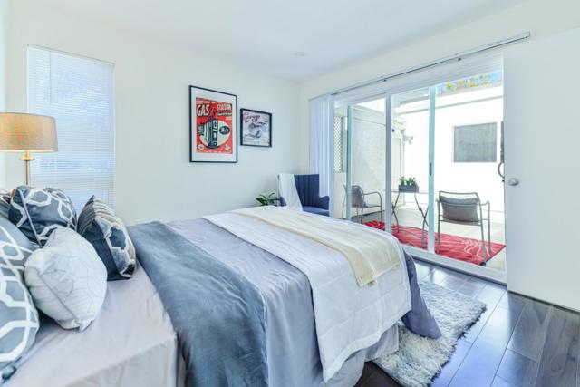 1919 Alameda De Las Pulgas, San Mateo CA: https://media.crmls.org/mediaz/5713818d-227f-4446-b000-a50ef53b5fa6.jpg