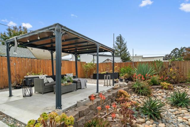 3080 Eleanor Way, Santa Cruz CA: https://media.crmls.org/mediaz/571398b6-6fa0-4cbc-afc1-baaaf64e728c.jpg