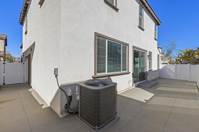 Image 39 of 40 For 40486 Melrose Dr