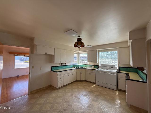 Detail Gallery Image 9 of 15 For 327 S Franklin St, Fort Bragg,  CA 95437 - 2 Beds | 1/1 Baths