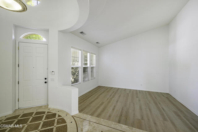 3178 Sunset Hills Boulevard, Thousand Oaks CA: https://media.crmls.org/mediaz/57148348-472d-49e0-a4aa-51a403a00848.jpg