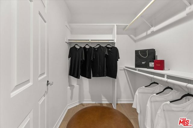 5935 Playa Vista Drive, Playa Vista CA: https://media.crmls.org/mediaz/5714a014-272c-4b7a-8559-ee04f983f7f3.jpg