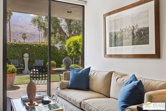 1860 Via Isla, Palm Springs CA: https://media.crmls.org/mediaz/5714fc51-5157-4a49-b79b-75f496f5ba97.jpg
