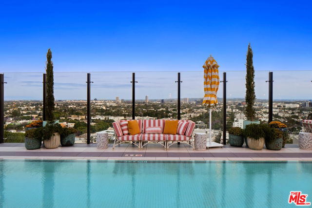Image 32 of 34 For 8420 Sunset Boulevard 504