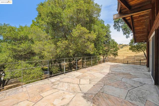 5201 Alhambra Valley Rd, Martinez CA: https://media.crmls.org/mediaz/5717379f-6429-43b2-8646-2e6d402f5604.jpg
