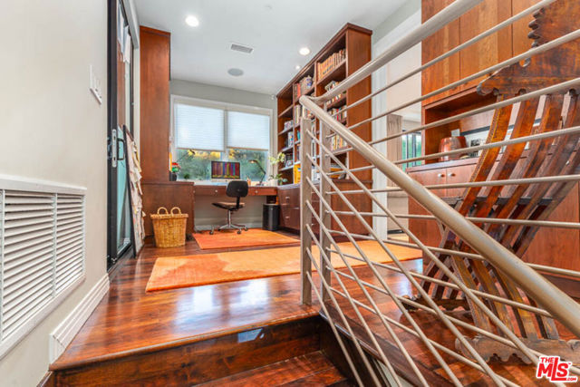 8573 Appian Way, Los Angeles CA: https://media.crmls.org/mediaz/57183414-42f7-489c-8645-9505dcfeea87.jpg