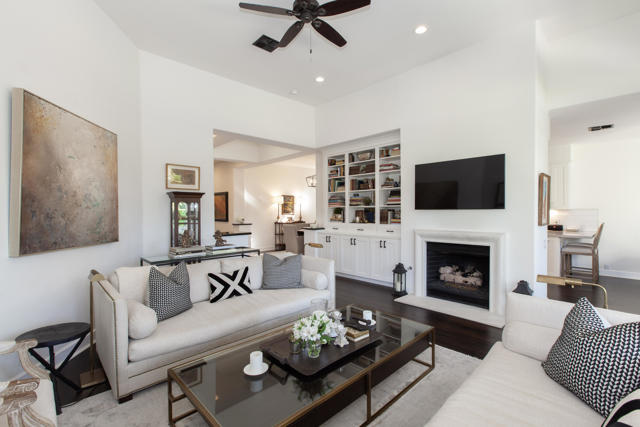 48225 Via Solana, La Quinta CA: https://media.crmls.org/mediaz/57185a4e-6000-48e7-84ed-cb5c93d0684f.jpg