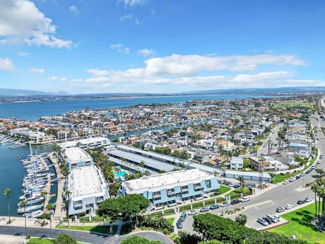 24 Montego Court, Coronado CA: https://media.crmls.org/mediaz/571871d8-5333-4154-97c6-738e4587eaec.jpg