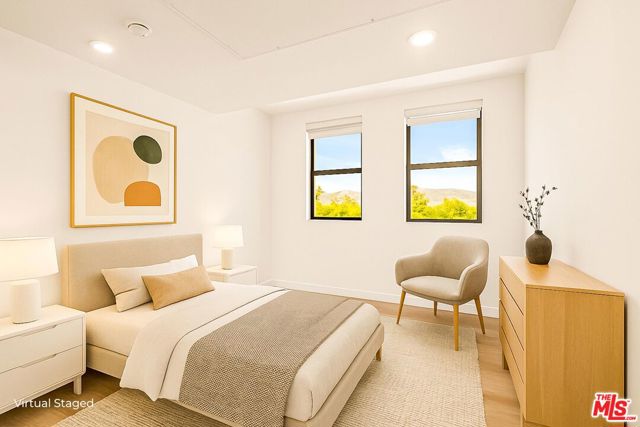 535 N Formosa Avenue, Los Angeles CA: https://media.crmls.org/mediaz/57189256-c570-4005-ac69-80f80ad8bc1d.jpg