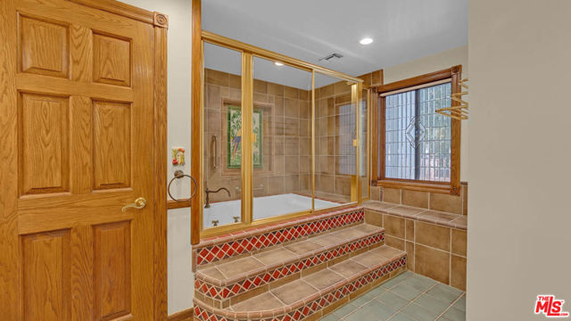 1242 Angelo Drive photo 25