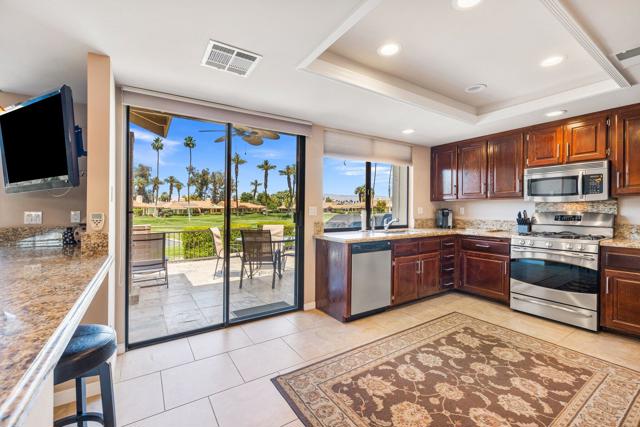 312 Castellana S, Palm Desert CA: https://media.crmls.org/mediaz/57196561-8814-4f75-a30a-266f06d42c30.jpg