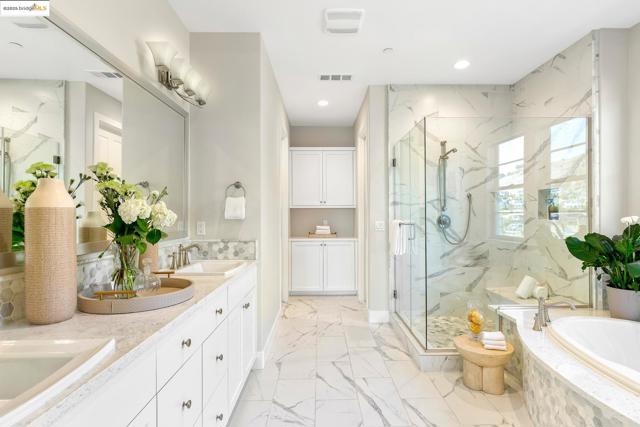 63 Tomcat Way, Orinda CA: https://media.crmls.org/mediaz/571a66c9-40c7-48ff-a916-b46babf83fef.jpg