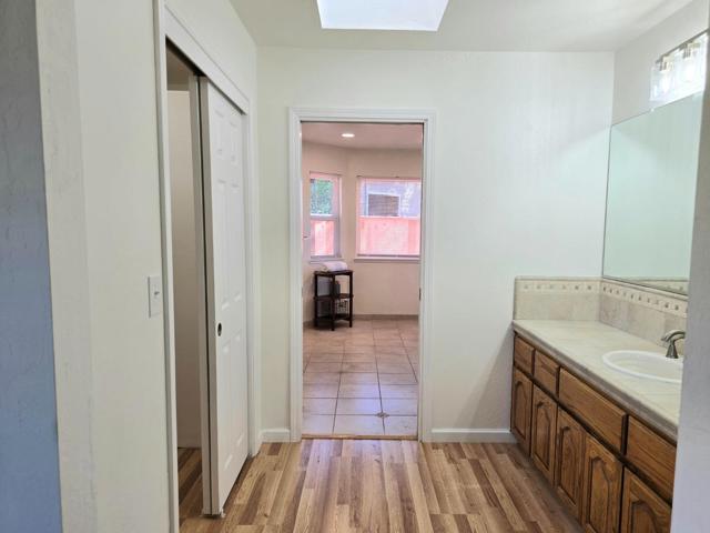 471 Marks Drive, Hollister CA: https://media.crmls.org/mediaz/571b8e7b-c8f8-41b2-b269-949738c729a1.jpg