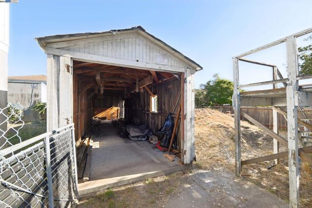 Image 33 of 48 For 1291 55th St
