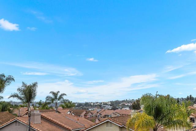 Detail Gallery Image 4 of 36 For 634 via Santa Paulo, Vista,  CA 92081 - 2 Beds | 2 Baths