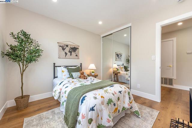 Image 44 of 54 For 32996 Soquel St
