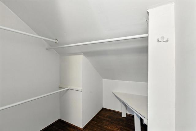 35 Mono Street, Brisbane CA: https://media.crmls.org/mediaz/571dca4e-4b36-4c35-bdf4-c9ca0d1b517f.jpg