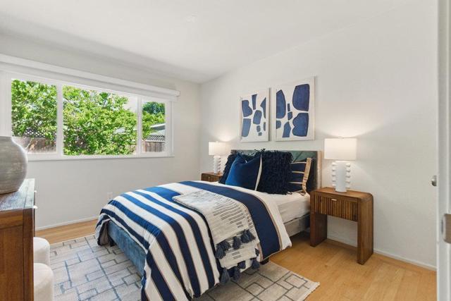 341 Linfield Drive, Menlo Park CA: https://media.crmls.org/mediaz/571def9e-59b9-472a-b9da-6694a00f2e64.jpg