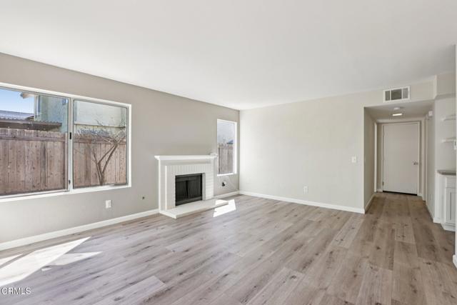 Detail Gallery Image 10 of 48 For 5451 Summerfield St, Camarillo,  CA 93012 - 4 Beds | 3 Baths