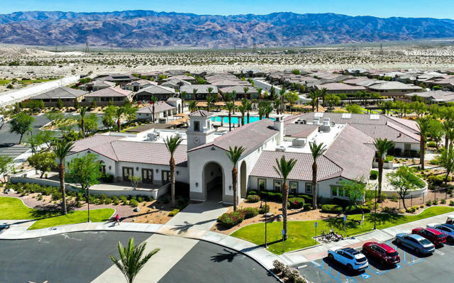 42695 Torno Place, Indio CA: https://media.crmls.org/mediaz/571e6783-4aec-473e-85fb-5ab8f9581e74.jpg