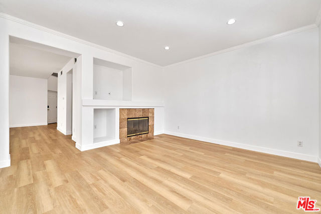 18802 Electra Court, Canyon Country CA: https://media.crmls.org/mediaz/571e83df-2205-44af-9bb4-23b6a2eec254.jpg