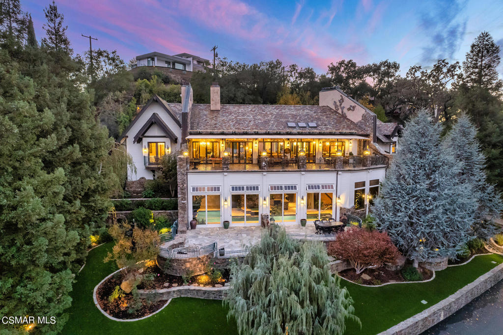 196 Lower Lake Road, Lake Sherwood, CA 91361
